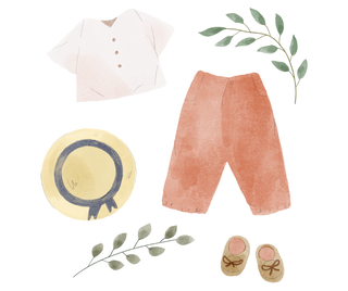 Baby-Kleidung mit einem weißen Oberteil, orangefarbener Hose, einem Hut und Schuhen, umgeben von Blättern.