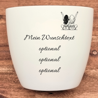 Weißer Blumentopf mit Gravur zweier Freundinnen und Platz für individuellen Wunschtext. Personalisierbares Geschenk von Na...