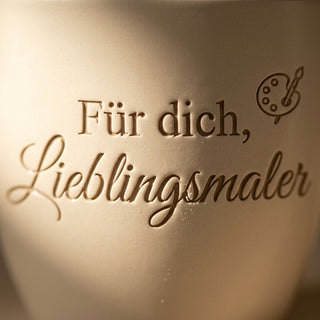 Personalisierter Blumentopf mit Gravur — Geschenk für Hobbymaler — Detailaufnahme