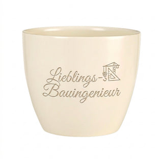 Personalisierter Blumentopf mit Gravur — Geschenk Bauingenieur Abschied — Detailansicht der Lasergravur