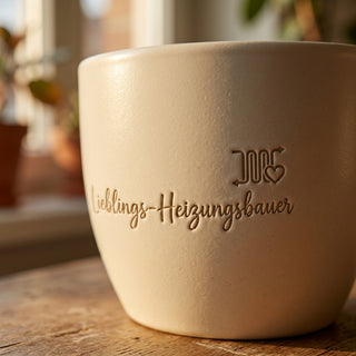 Personalisierter Blumentopf 'Lieblings-Heizungsbauer' — Geschenk Heizungsbauer — Detailaufnahme