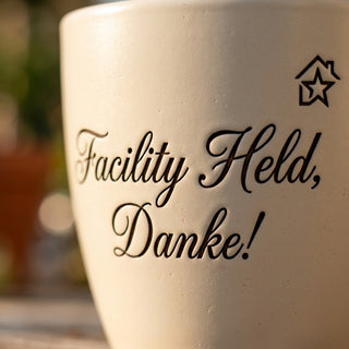 Personalisierter Blumentopf — Geschenk Facility Manager Abschied Dankeschön — Detailaufnahme