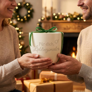 Personalisierter Blumentopf mit Gravur — Geschenk für Hobbymaler — als persoenliche Geschenk-Uebergabe