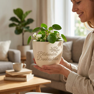 Personalisierter Blumentopf mit Gravur — Geschenk Bienenzüchter Dankeschön — im Wohnambiente