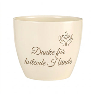 Personalisierter Blumentopf mit Gravur — Danke Geschenk Sportmasseur — Detailansicht der Lasergravur