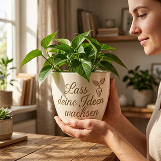 Personalisierter Blumentopf mit Gravur für Influencerinnen – Lass deine Ideen wachsen — im Wohnambiente