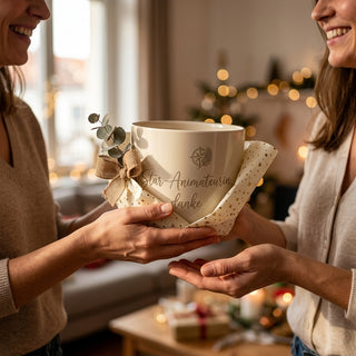 Personalisierter Blumentopf mit Gravur 'Star-Animateurin, danke' — Geschenk für Animateurin — geschenk_uebergabe