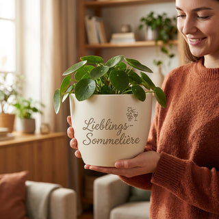 Personalisierter Blumentopf — Geschenk Sommelière „Lieblings-Sommelière“ — im Wohnambiente