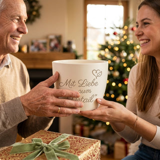 Personalisierter Blumentopf »Mit Liebe zum Detail« — Geschenk Schmuckdesigner — als persoenliche Geschenk-Uebergabe