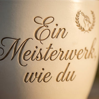 Persönliches Geschenk für Schlosser – Gravur: Ein Meisterwerk, wie du — Detailaufnahme