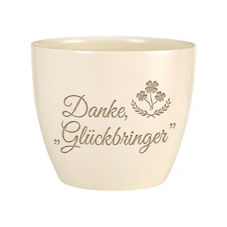 Personalisierter Blumentopf — Geschenk Schornsteinfeger Danke Glückbringer — Detailansicht der Lasergravur