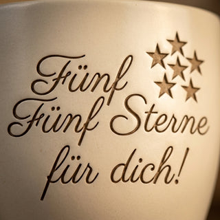 Persönliches Geschenk für Hotelfachfrau – Gravur: Fünf Sterne für dich! — Detailaufnahme