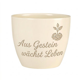 Blumentopf mit Gravur „Aus Gestein wächst Leben“ — Geschenk Geologe — Detailansicht der Lasergravur