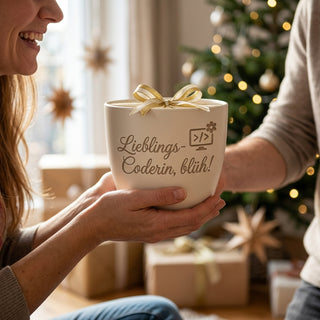 Personalisierter Blumentopf "Lieblings-Coderin" — Geschenk Programmiererin — als persoenliche Geschenk-Uebergabe