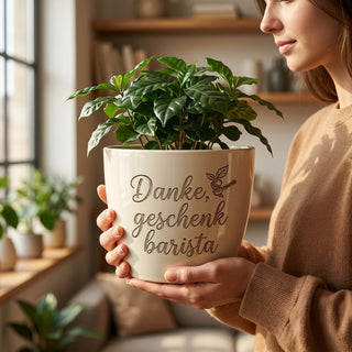 Personalisierter Blumentopf mit Gravur — Danke Geschenk für Barista — im Wohnambiente