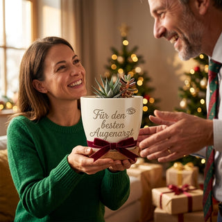 Personalisierter Blumentopf mit Gravur — Geschenk Augenarzt Abschied Praxis — geschenk_uebergabe