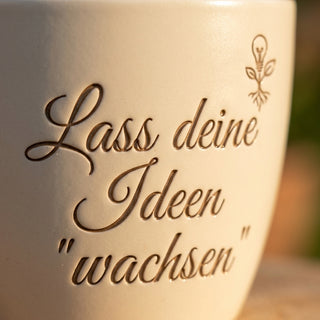 Geschenk für Designerin – Gravur: Lass deine Ideen wachsen — Detailaufnahme
