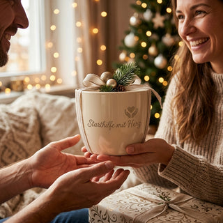 Personalisierter Blumentopf mit Gravur — Geschenk Stillberaterin Dank & Abschied — als persoenliche Geschenk-Uebergabe