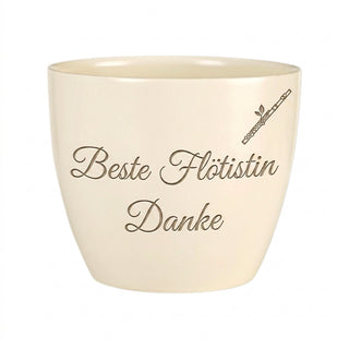Personalisierter Blumentopf mit Gravur — Geschenk Flötistin Danke — Detailansicht der Lasergravur