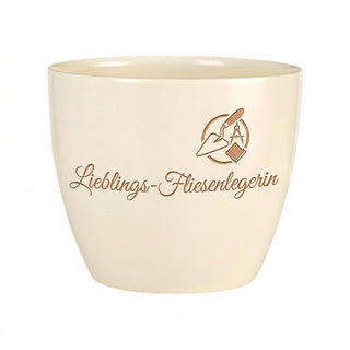 Personalisierter Blumentopf mit Gravur — Geschenk Fliesenlegerin Abschied — Detailansicht der Lasergravur