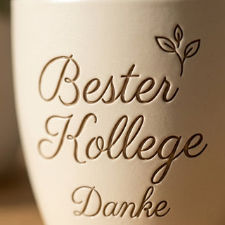 Persönlicher Blumentopf mit Gravur für Deinen Arbeitskollegen – Bester Kollege, Danke! — nahaufnahme