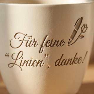 Personalisierter Blumentopf — Geschenk Permanent Make Up Artistin — Detailaufnahme
