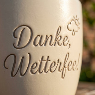 Personalisierter Blumentopf „Danke, Wetterfee!" — Geschenk Wetterfee Abschied — Detailaufnahme