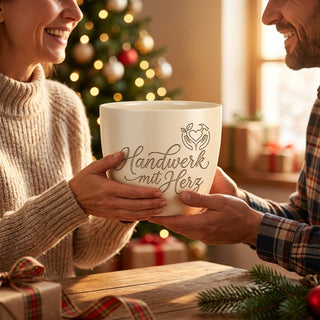 Personalisierter Blumentopf mit Gravur — Geschenk Zimmerer Meisterprüfung — als persoenliche Geschenk-Uebergabe