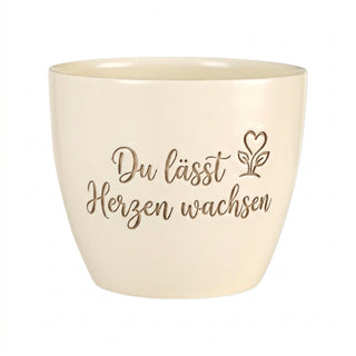 Blumentopf mit Gravur 'Du lässt Herzen wachsen' — Geschenk für Sozialarbeiterin — Detailansicht der Lasergravur