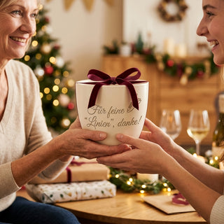 Personalisierter Blumentopf — Geschenk Permanent Make Up Artistin — als persoenliche Geschenk-Uebergabe