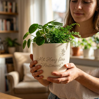 Personalisierter Blumentopf — Geschenk Category Manager Abschied — im Wohnambiente