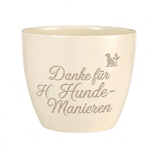 Personalisierter Blumentopf mit Gravur — Geschenk Hundetrainerin Abschied — Detailansicht der Lasergravur