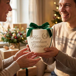 Personalisierter Blumentopf mit Gravur — Geschenk für Trader & Börsenfans — als persoenliche Geschenk-Uebergabe