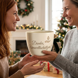 Personalisierter Blumentopf mit Lasergravur — Geschenk Umwelttechniker Danke — als persoenliche Geschenk-Uebergabe