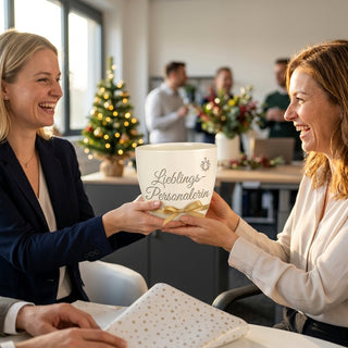 Personalisierter Blumentopf mit Gravur — Geschenk für die Personalerin — als persoenliche Geschenk-Uebergabe
