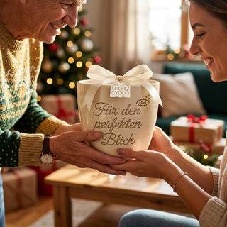 Personalisierter Blumentopf mit Gravur — Geschenk Wimpernstylistin Abschied — als persoenliche Geschenk-Uebergabe