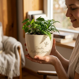 Personalisierter Blumentopf mit Gravur — Geschenk Telefonist Danke — im Wohnambiente