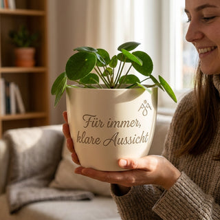 Personalisierter Blumentopf mit Lasergravur — Geschenk für Glaser — im Wohnambiente