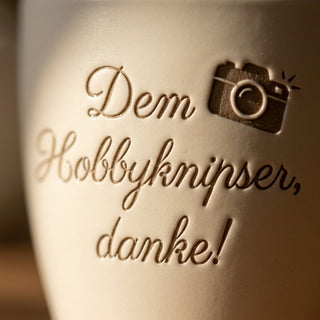 Personalisierter Blumentopf mit Gravur — Dankeschön für Hobbyfotografen — Detailaufnahme