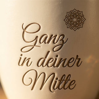 Einzigartiger Blumentopf mit Gravur – Geschenk für Reiki Meisterin — Detailaufnahme