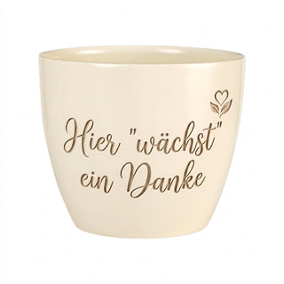Personalisierter Blumentopf mit Gravur — Danke Geschenk Verkäuferin Abschied — Detailansicht der Lasergravur