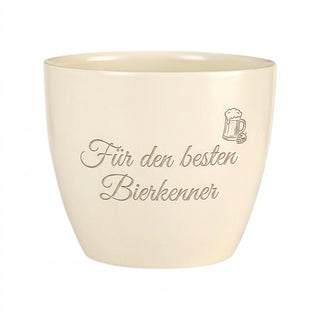 Personalisierter Blumentopf mit Gravur — Geschenk für Biertrinker & Kenner — Detailansicht der Lasergravur