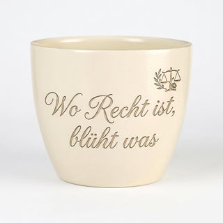 Persönliches Geschenk für Staatsanwälte – Blumentopf mit Gravur — Detailansicht der Lasergravur