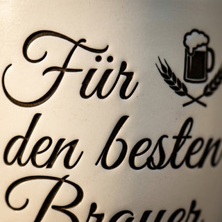 Personalisierter Blumentopf mit Gravur — Geschenk Brauer Abschied — Detailaufnahme