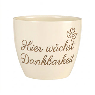 Blumentopf mit Gravur — Geschenk Wellness-Therapeutin 'Hier wächst Dankbarkeit' — Detailansicht der Lasergravur