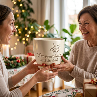 Personalisierter Blumentopf mit Gravur — Geschenk für Servicekraft zum Dank — als persoenliche Geschenk-Uebergabe