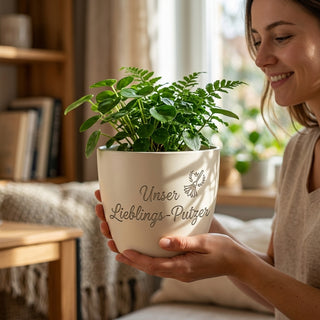 Blumentopf mit Gravur 'Unser Lieblings-Putzer' — Geschenk Gebäudereiniger — im Wohnambiente