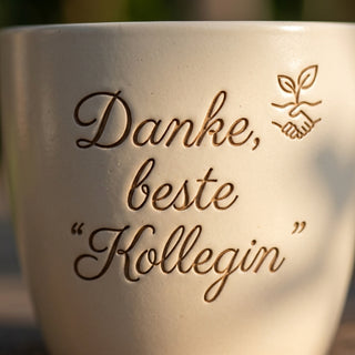Geschenk für Verwaltungsfachangestellte mit Gravur: Danke, beste Kollegin — Detailaufnahme