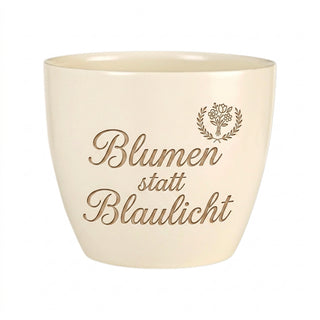 Blumentopf mit Gravur »Blumen statt Blaulicht« — Geschenk für Rettungsdienst — Detailansicht der Lasergravur