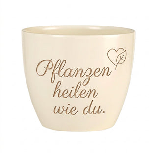 Personalisierter Blumentopf mit Gravur — Geschenk Heilerin — Detailansicht der Lasergravur